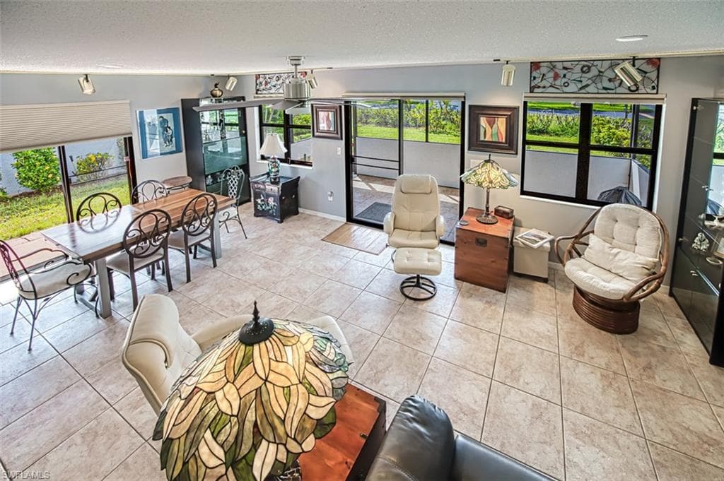 9626 Windsor Club CIR-23