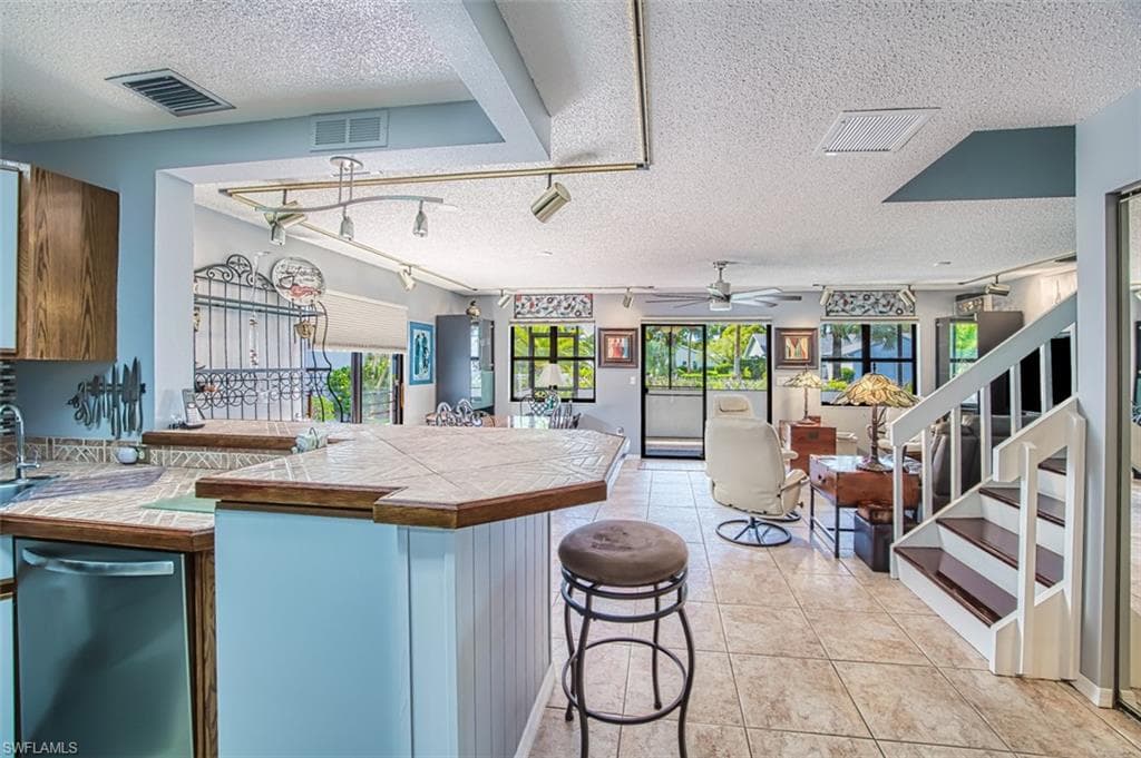 9626 Windsor Club CIR-14