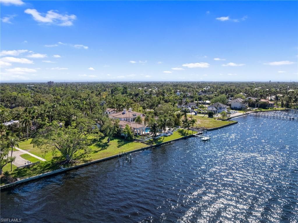 1212 Coconut DR-14