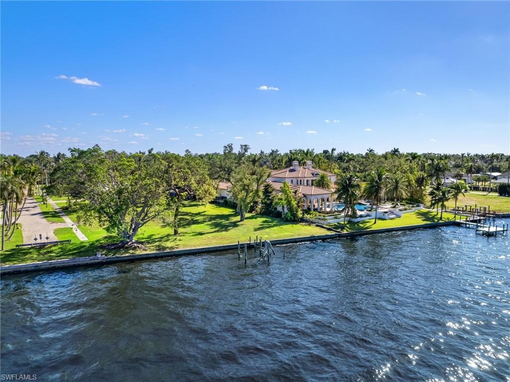 1212 Coconut DR-15
