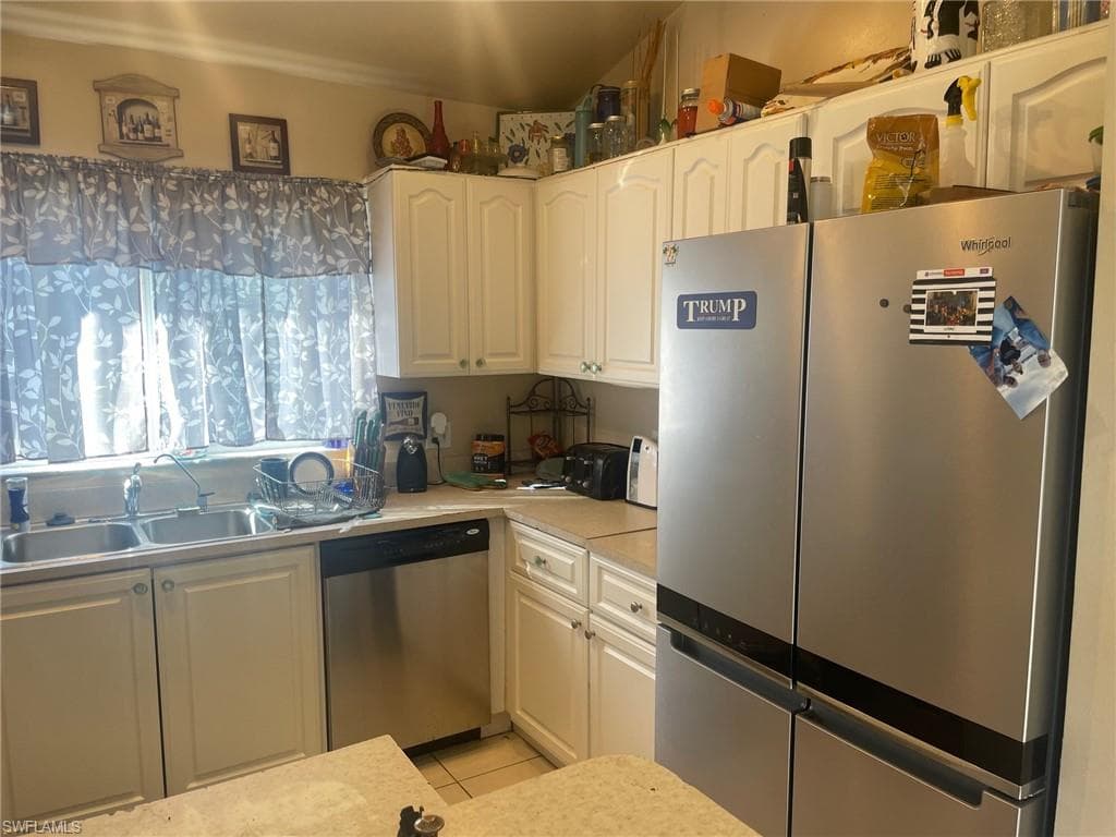 3129 Woodside AVE-19