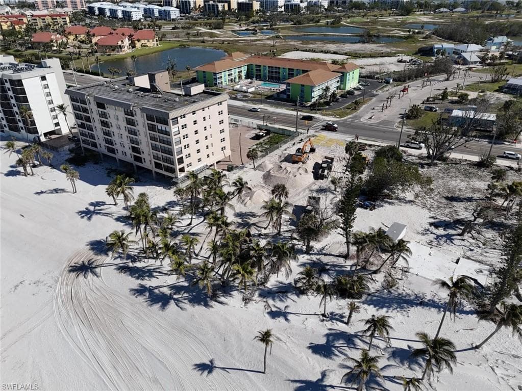 7798 Estero BLVD-14