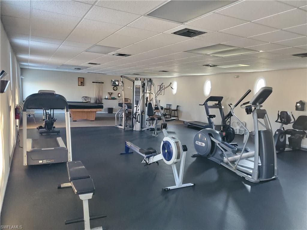1381 N Brandywine CIR-43