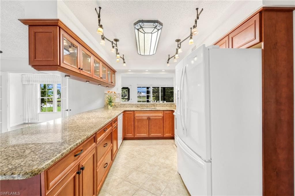 1381 N Brandywine CIR-9