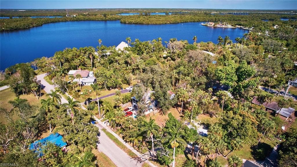213 Delray AVE-6