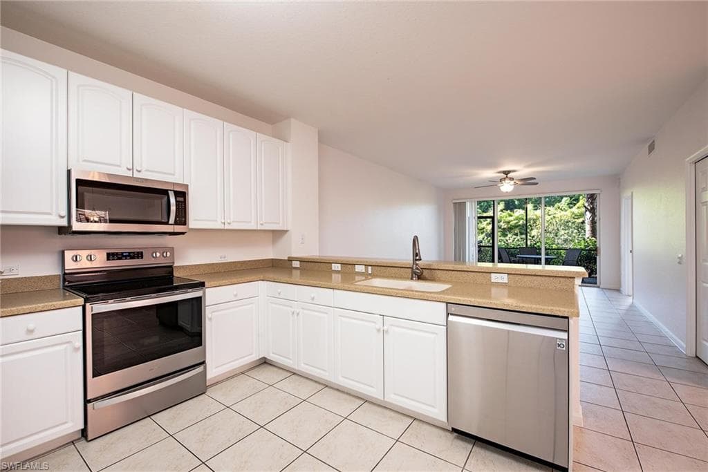 10025 Heather LN 702-3