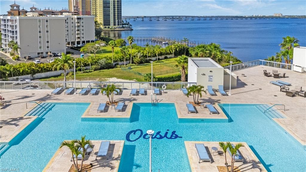 3000 Oasis Grand BLVD 2203-2