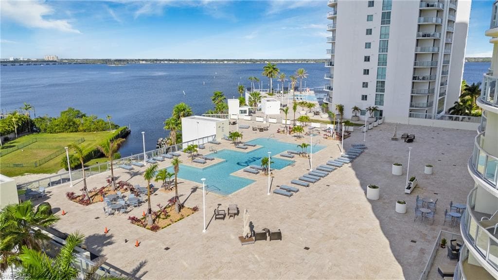 3000 Oasis Grand BLVD 2203-3