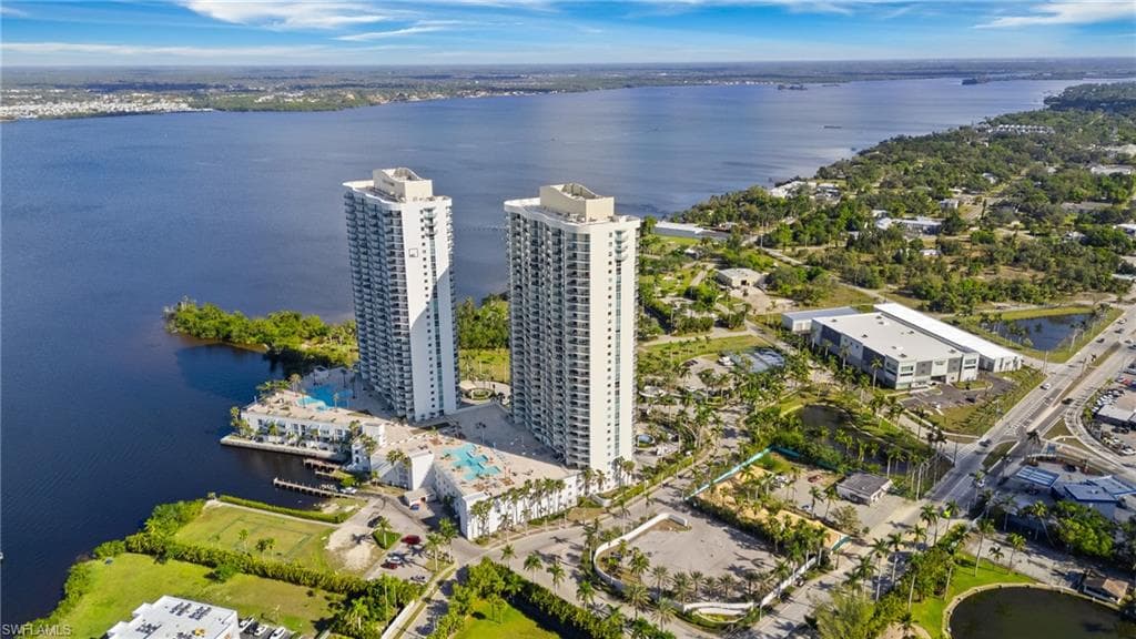 3000 Oasis Grand BLVD 2203-5