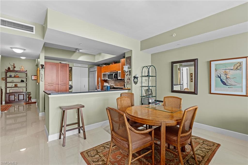 3000 Oasis Grand BLVD 2203-8