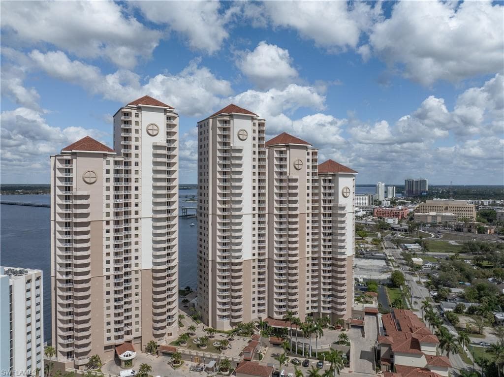 2090 W First ST I2409-43