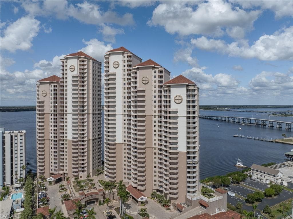 2090 W First ST I2409-40