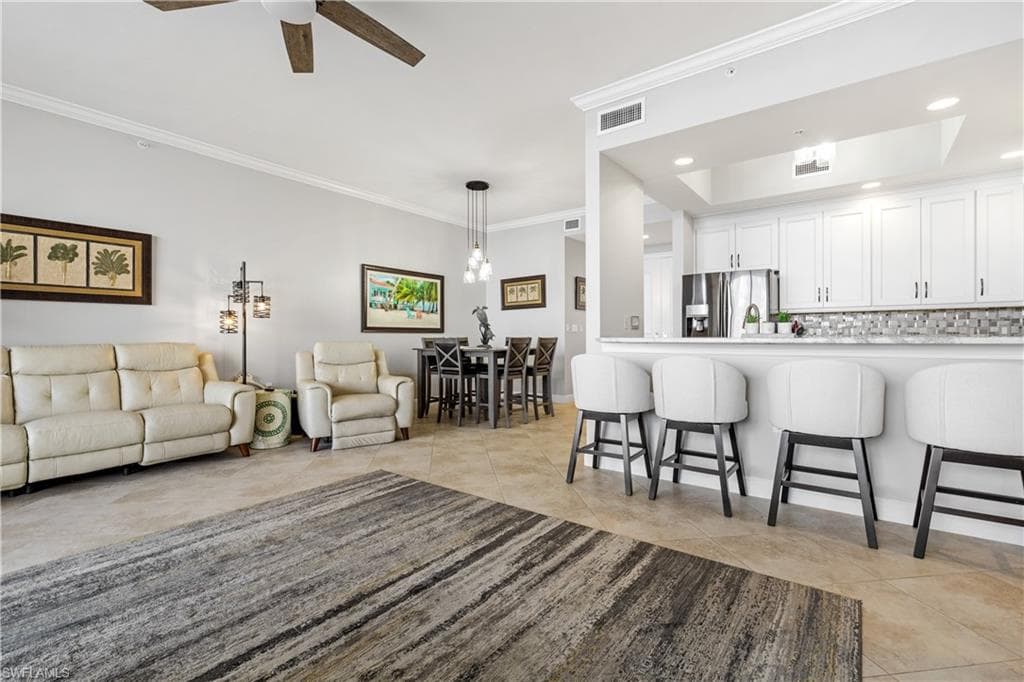 2090 W First ST I2409-8