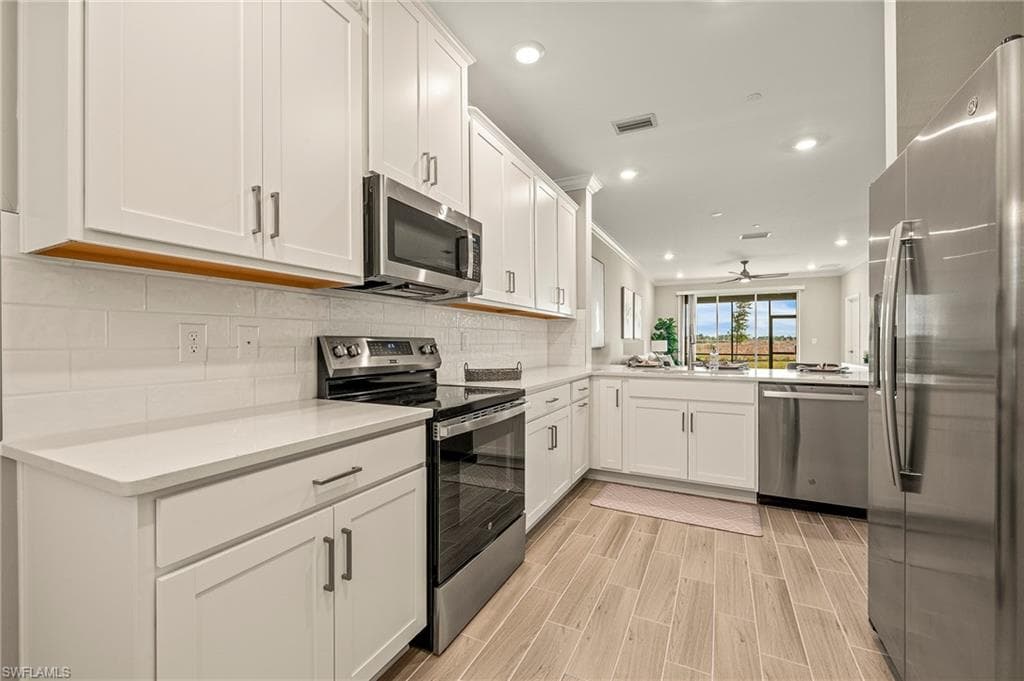 11821 Venetian Lagoon DR 104-6