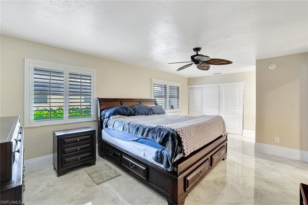1405 Curlew AVE 3-9