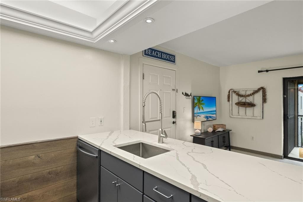 845 E Gulf DR 212-16