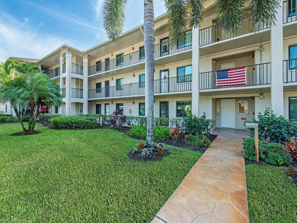 5776 Deauville CIR C202-1