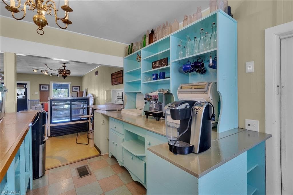 238 Mamie ST-20