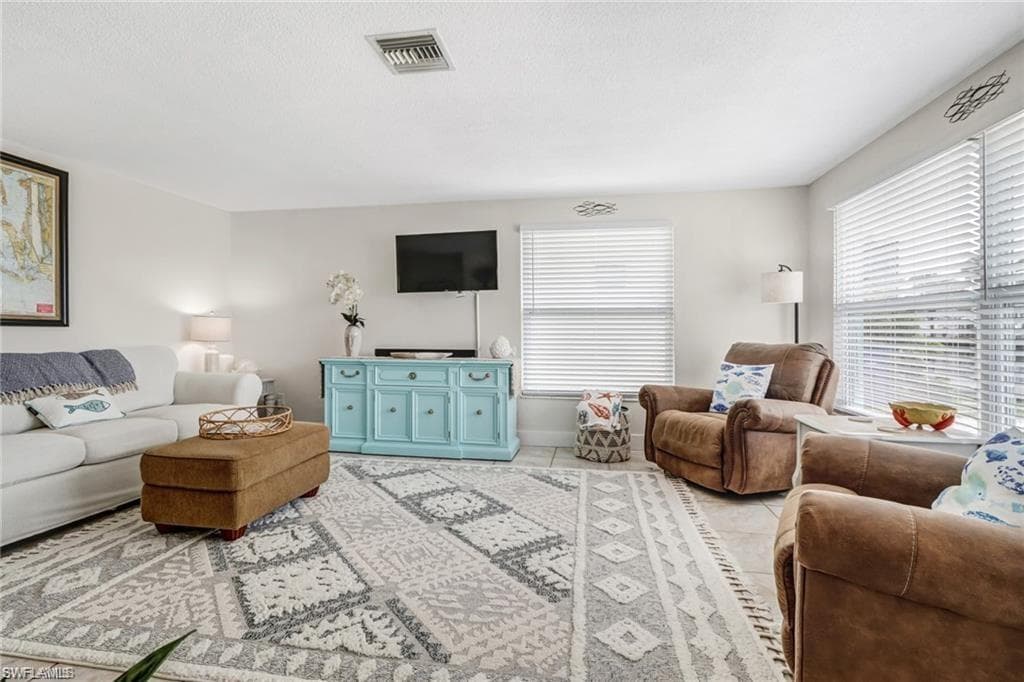 2686 Clyde ST-13