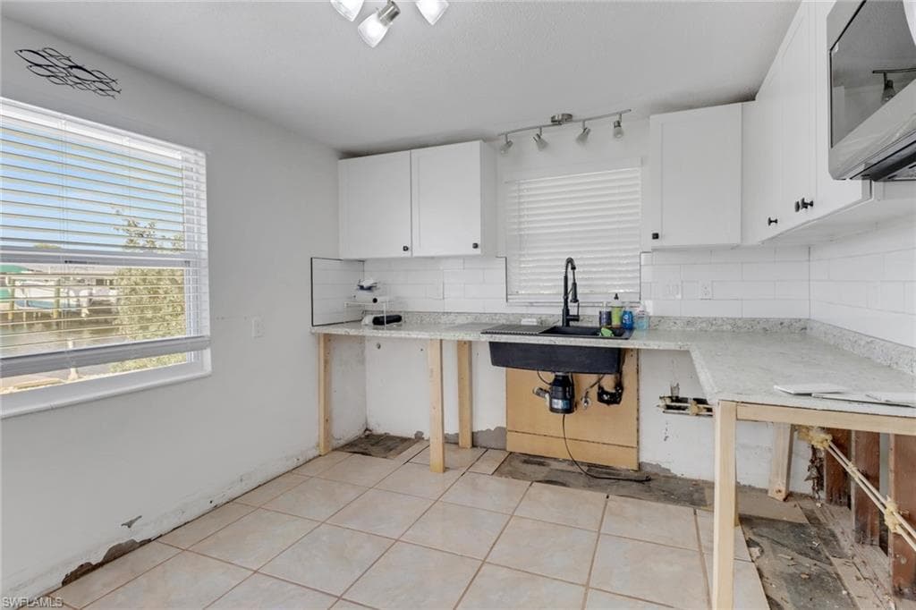 2686 Clyde ST-8