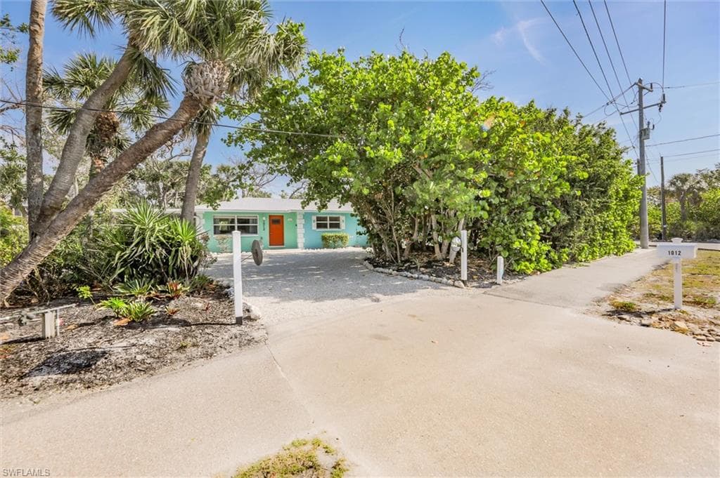 1012/1014 E Gulf DR-26
