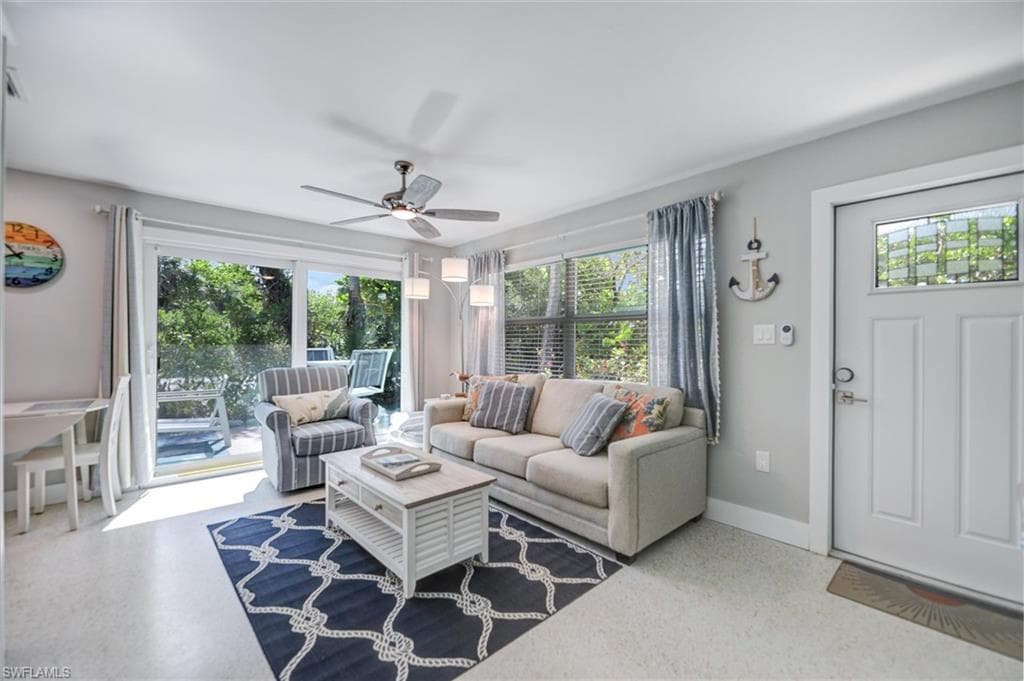 1012/1014 E Gulf DR-5