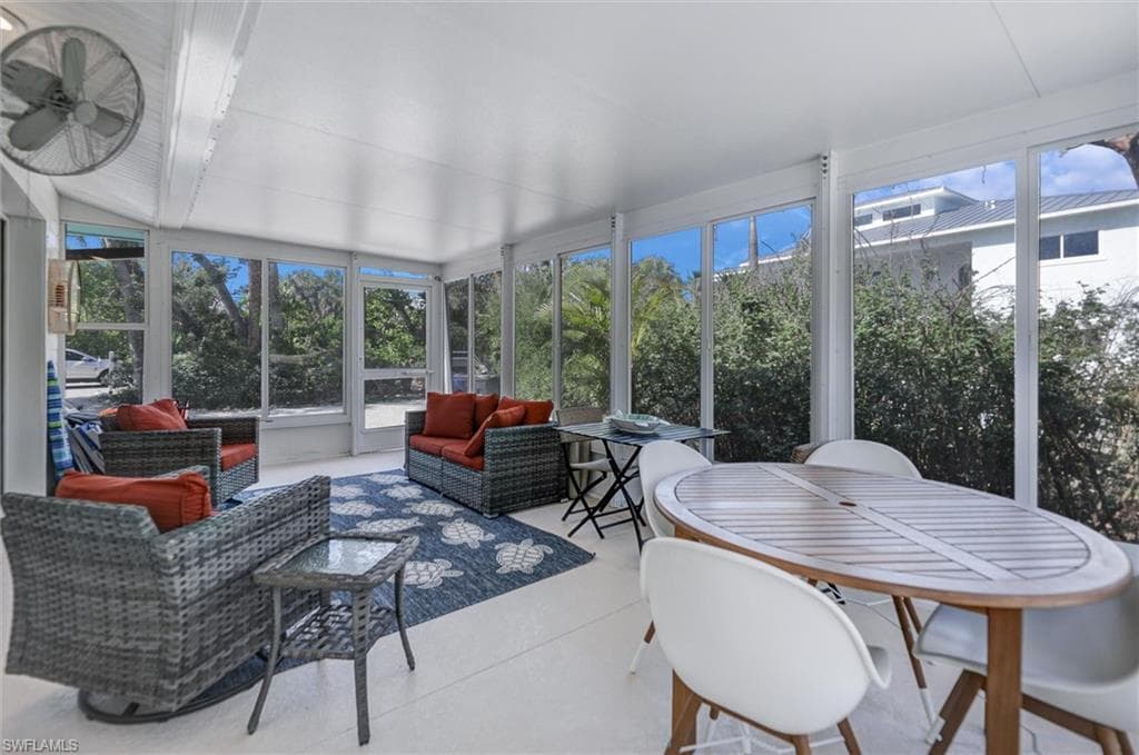 1012/1014 E Gulf DR-11