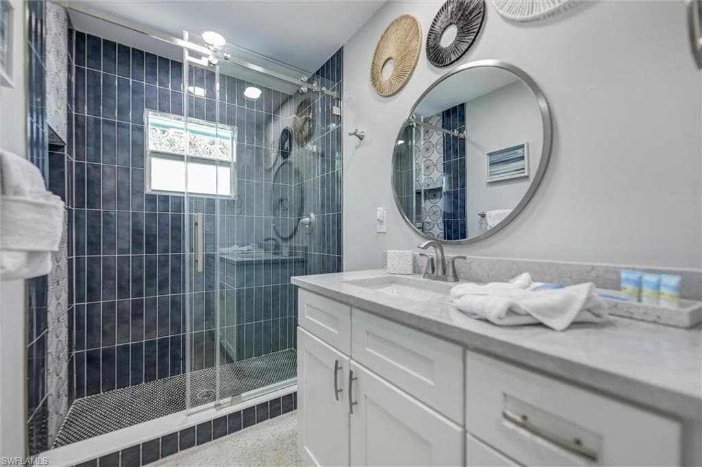 1012/1014 E Gulf DR-19