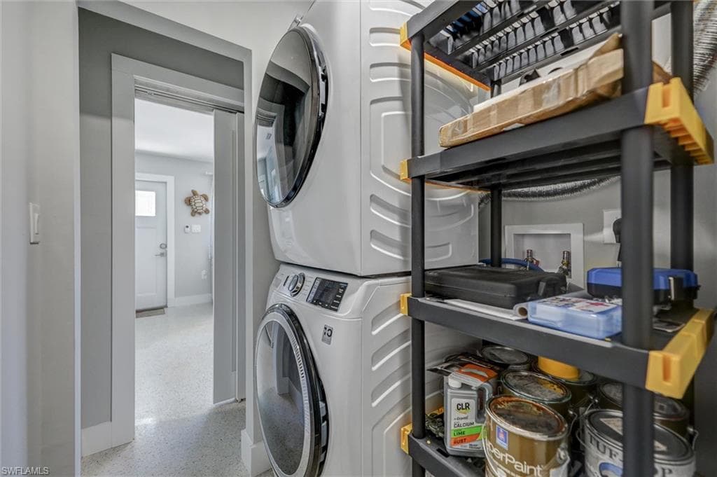 1012/1014 E Gulf DR-21