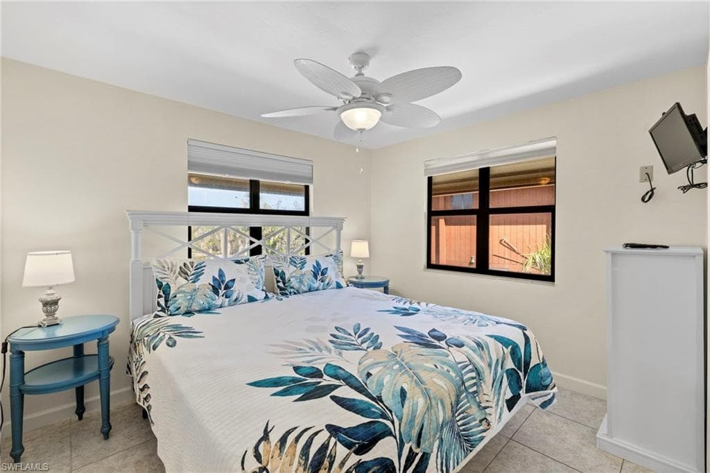 1811 Olde Middle Gulf DR 1-16