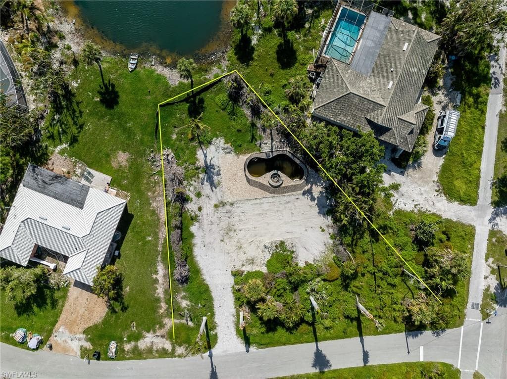 327 Palm Lake DR-9