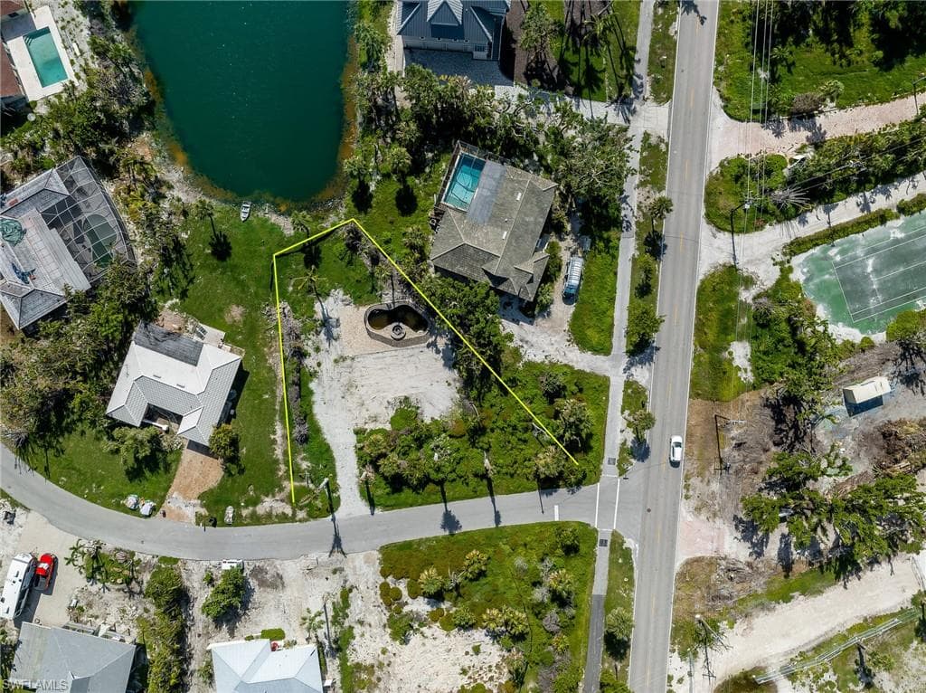 327 Palm Lake DR-10