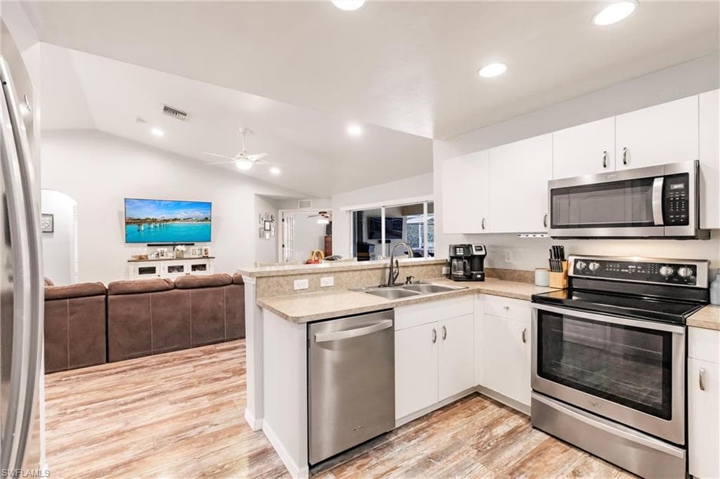 324 Parkdale BLVD-11