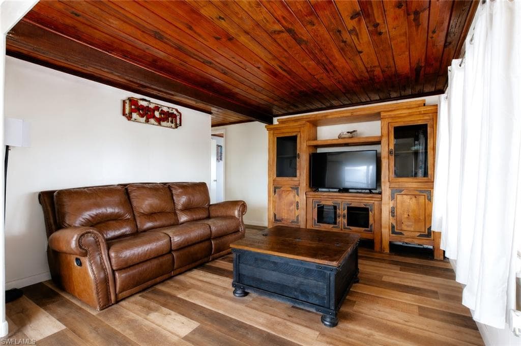340 Crescent ST-11