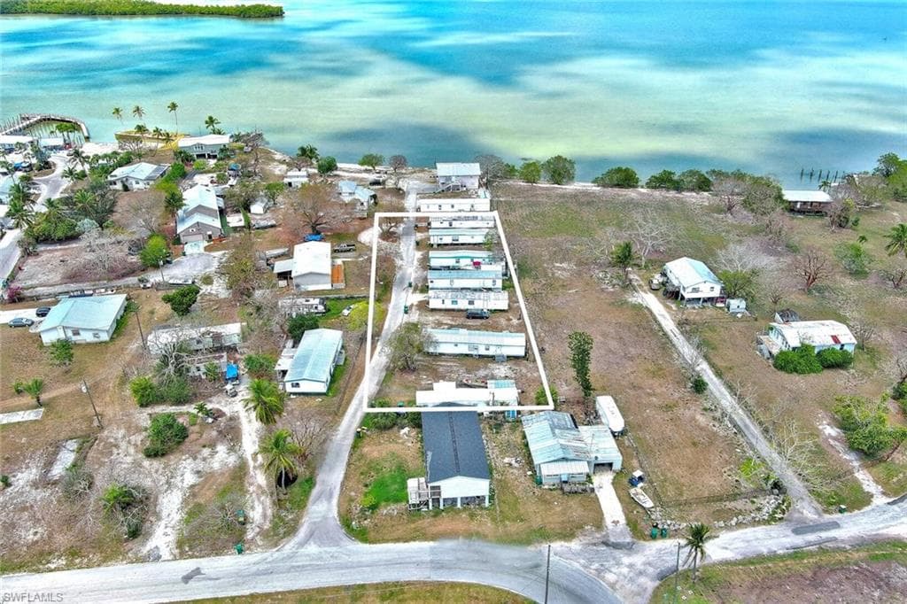 1165 Rewis DR-2