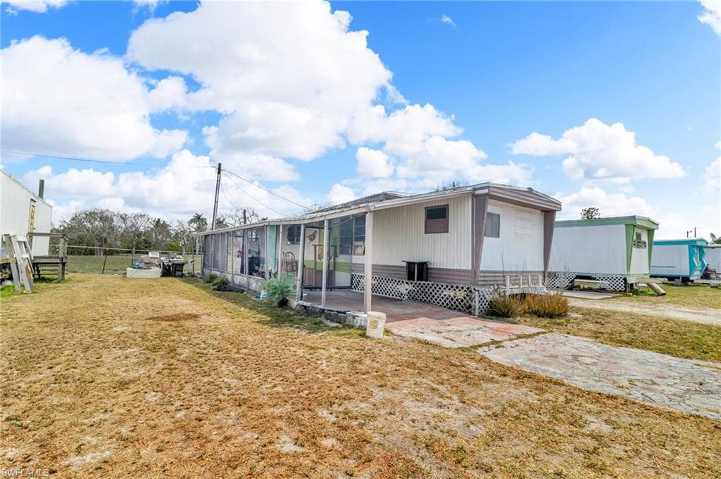 1165 Rewis DR-6