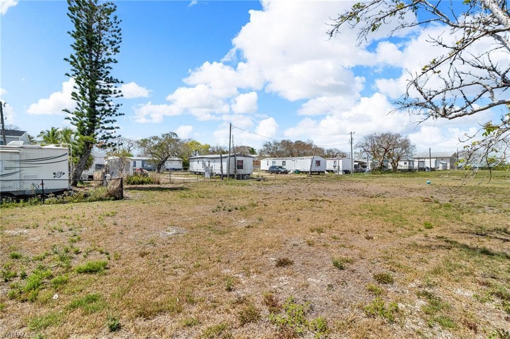 1165 Rewis DR-16