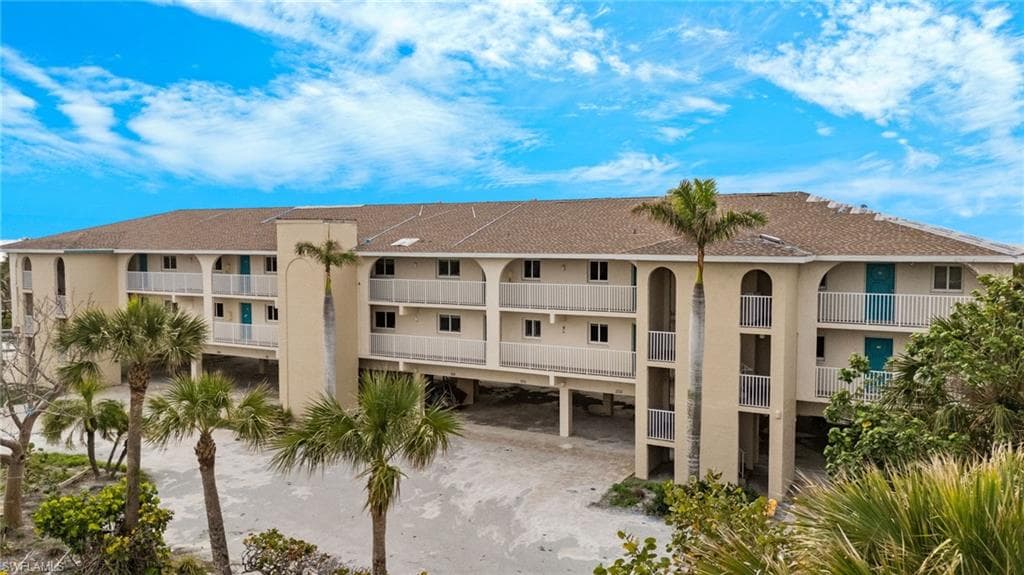 527 E Gulf DR 203-8