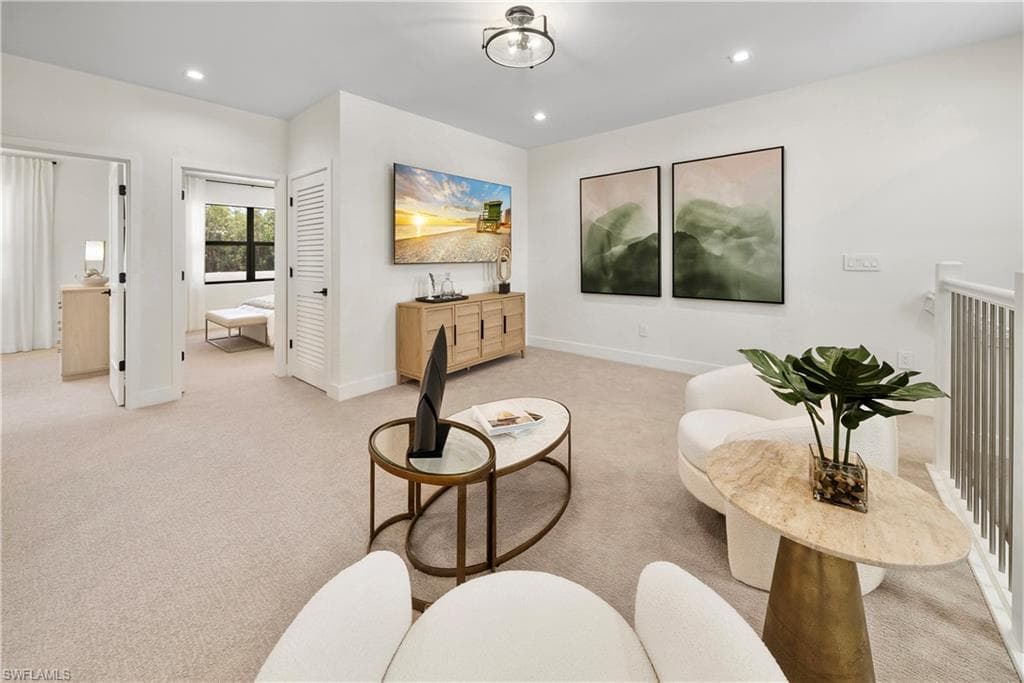 6092 Barbara CIR-26