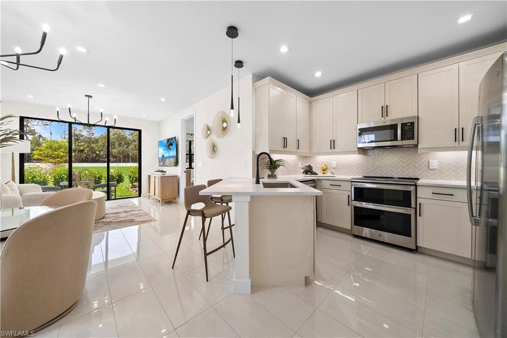 6092 Barbara CIR-3