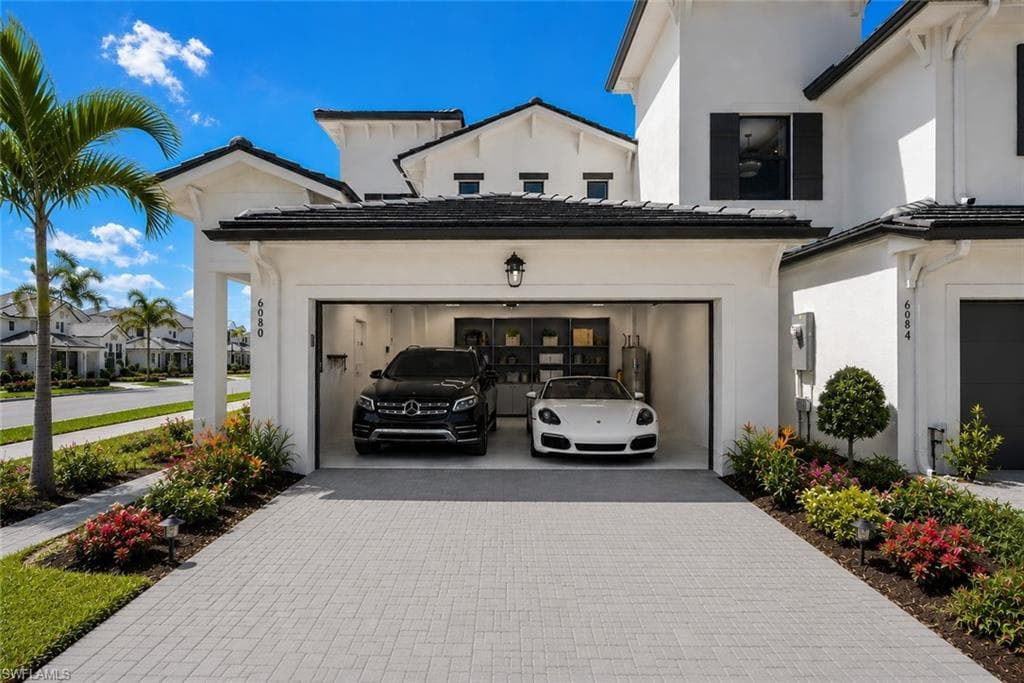 6092 Barbara CIR-5