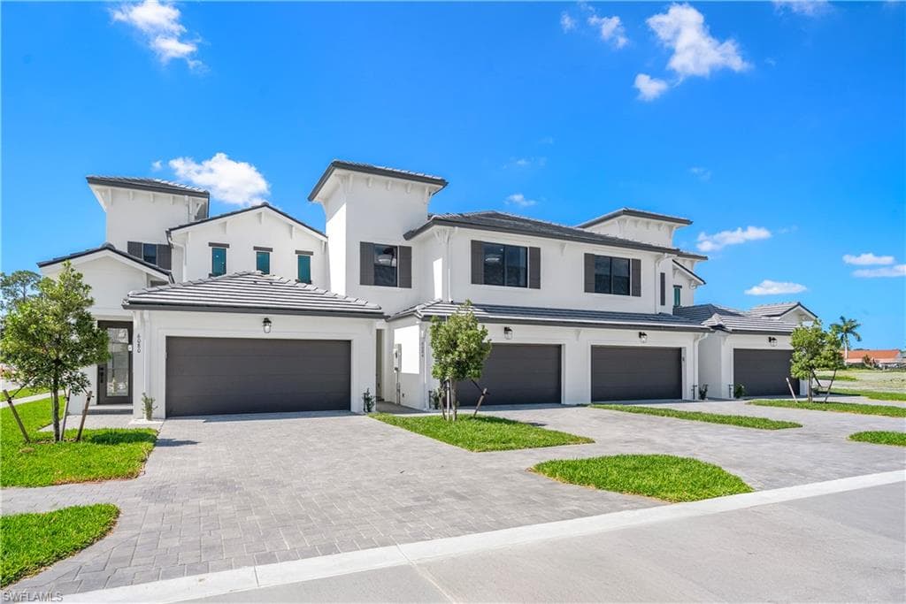 6092 Barbara CIR-18