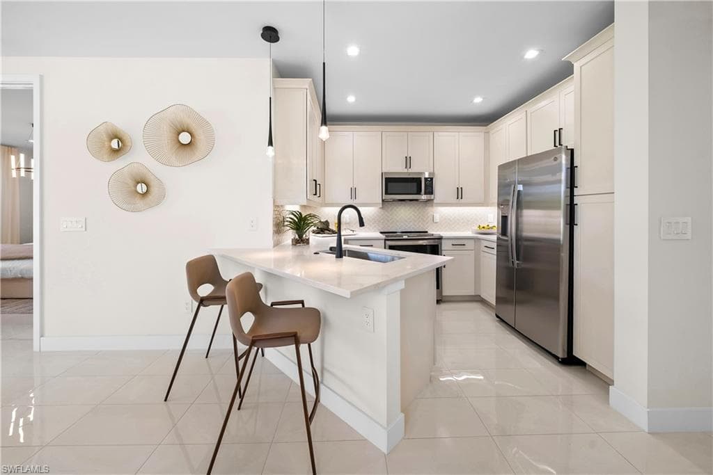 6092 Barbara CIR-11