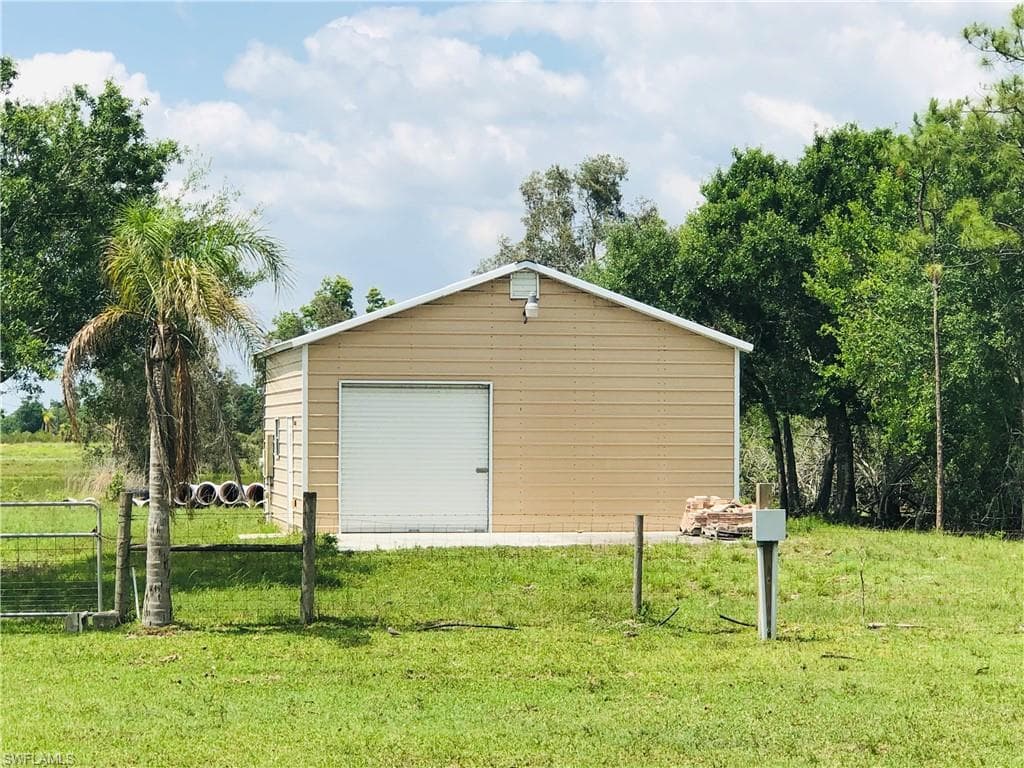 20371 Williams DR-15