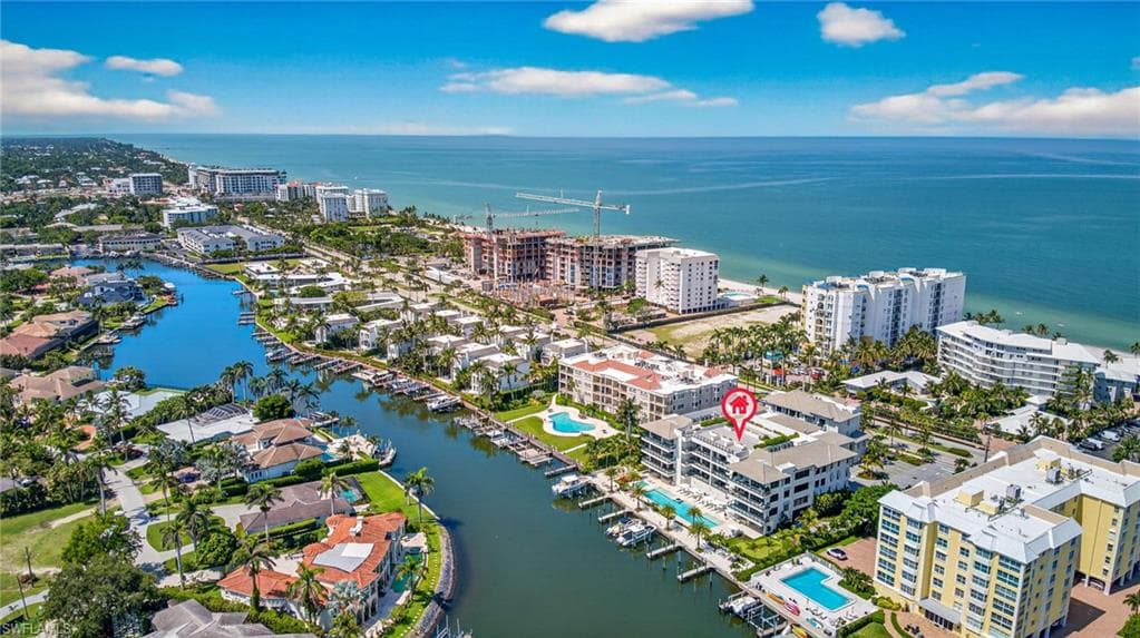 1820 Gulf Shore BLVD N 202-6