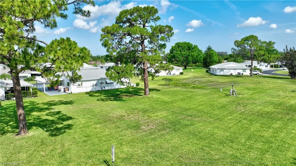 26 Pinewood BLVD-28
