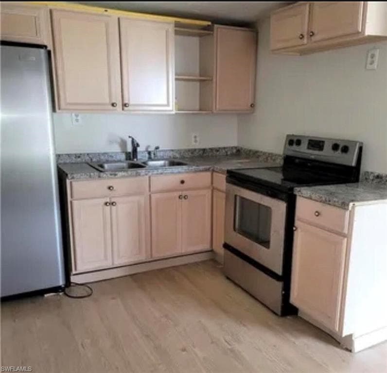 5640 4th AVE-3