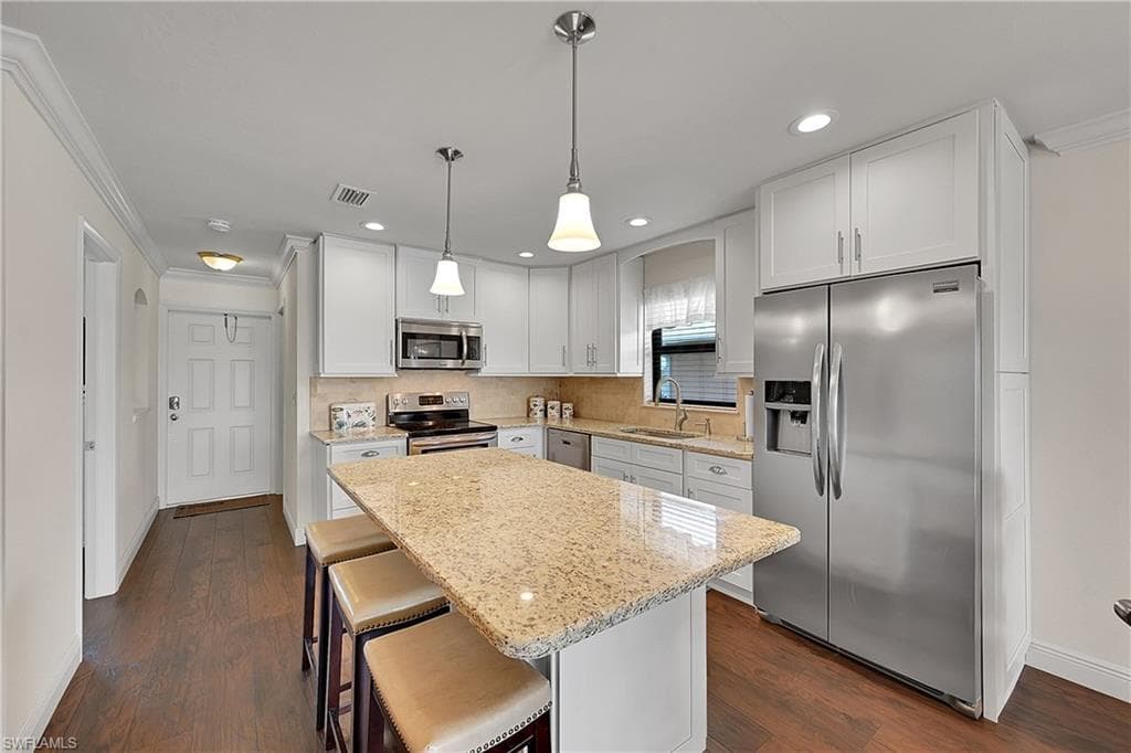131 SW 47th TER 201-18