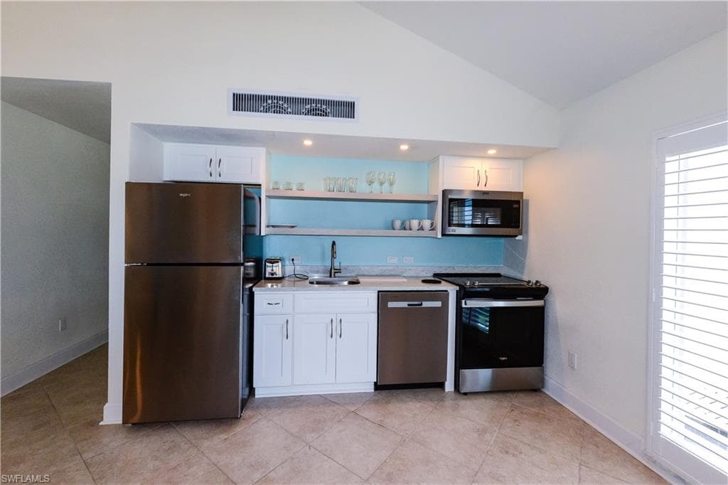 2255 W Gulf DR 140-6