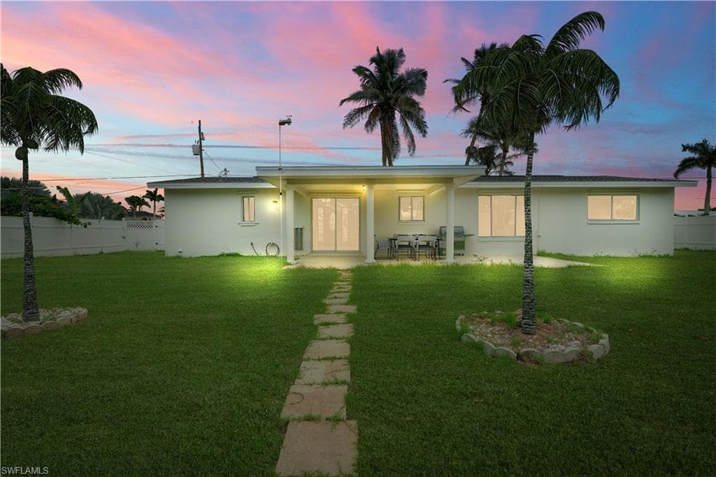 32 Fairview BLVD-2